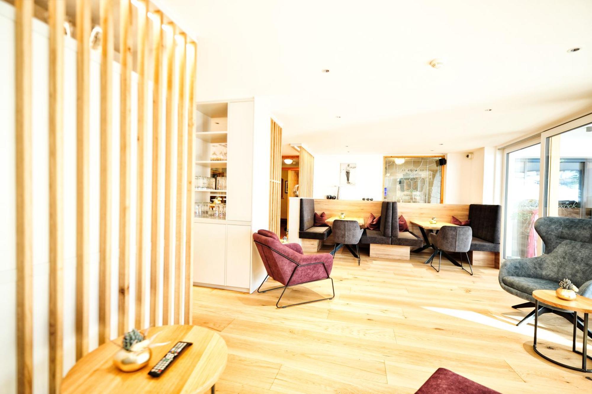 Hotel Roeck Garni Fiss Extérieur photo