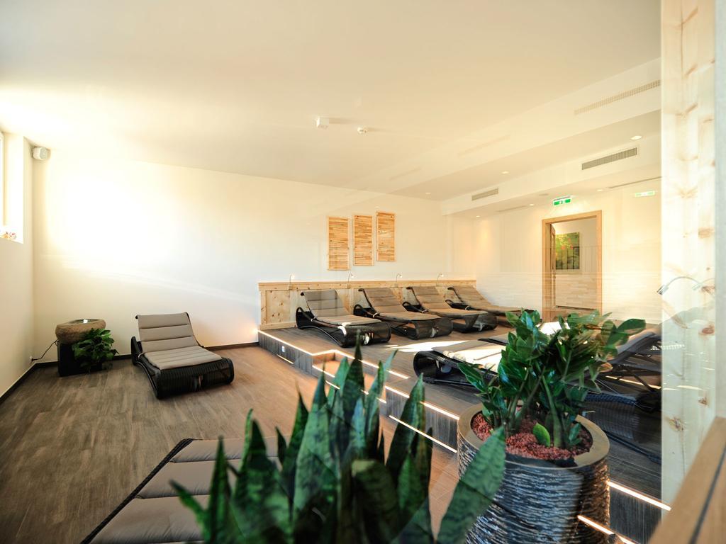 Hotel Roeck Garni Fiss Extérieur photo