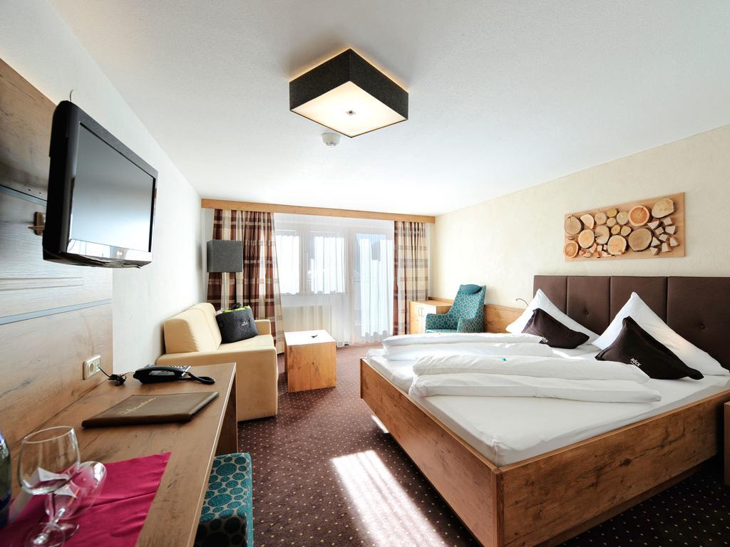 Hotel Roeck Garni Fiss Extérieur photo
