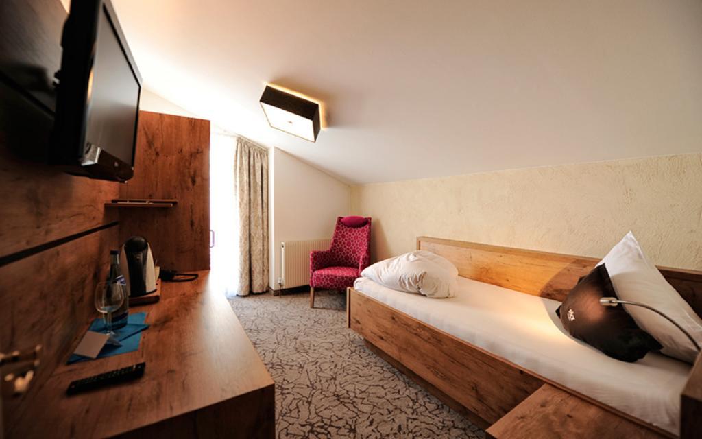 Hotel Roeck Garni Fiss Extérieur photo