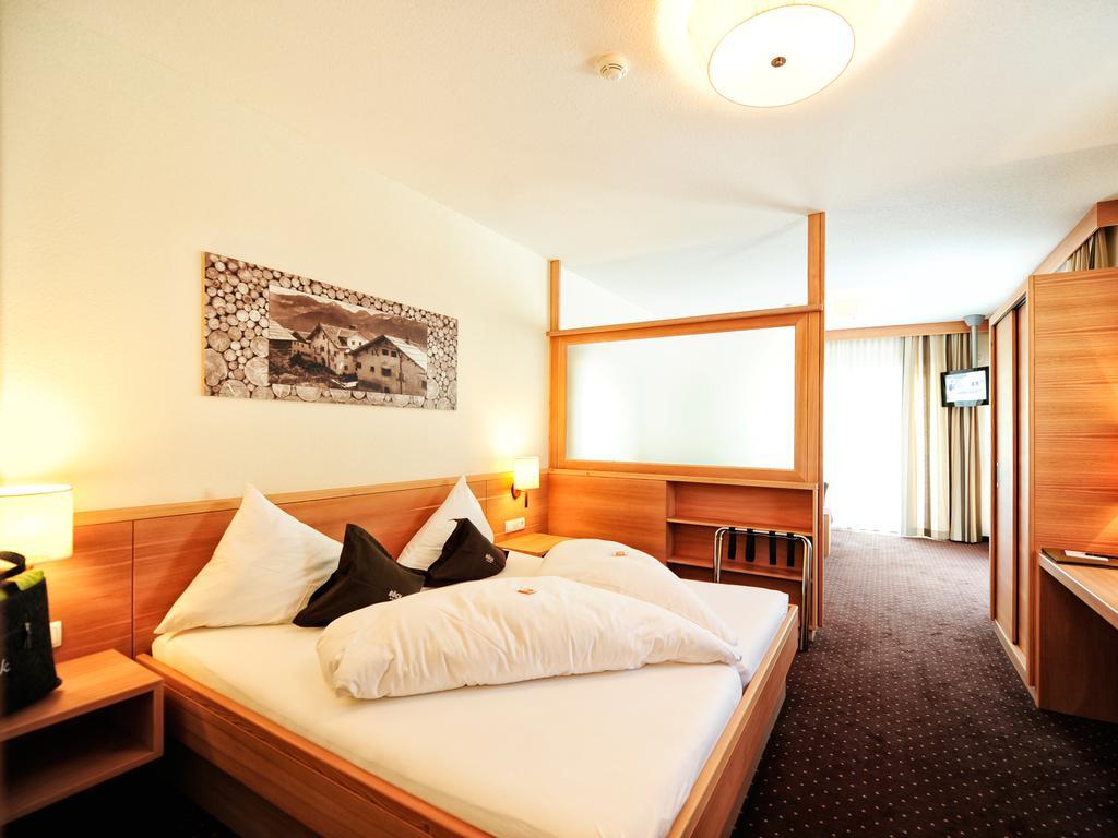 Hotel Roeck Garni Fiss Extérieur photo