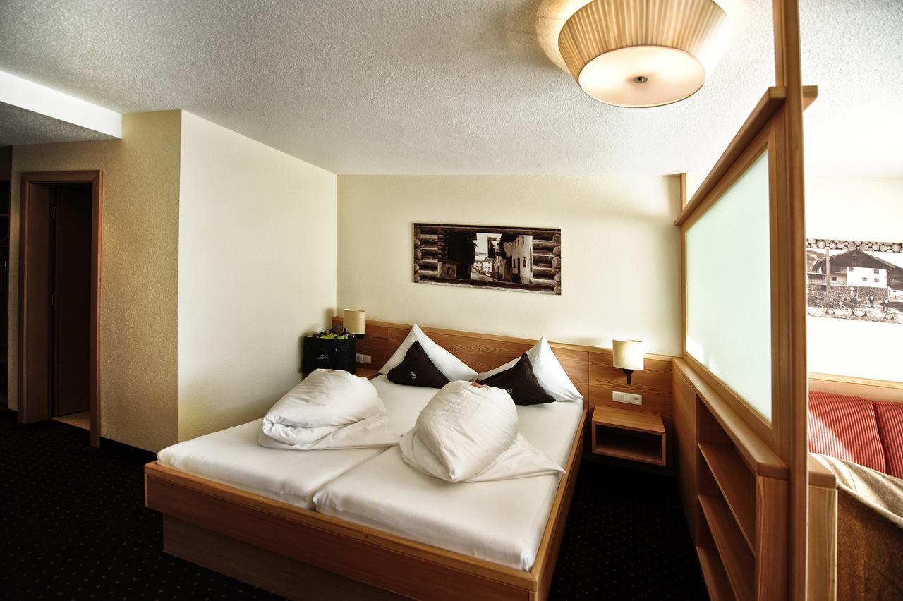 Hotel Roeck Garni Fiss Extérieur photo