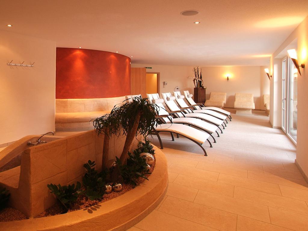 Hotel Roeck Garni Fiss Extérieur photo