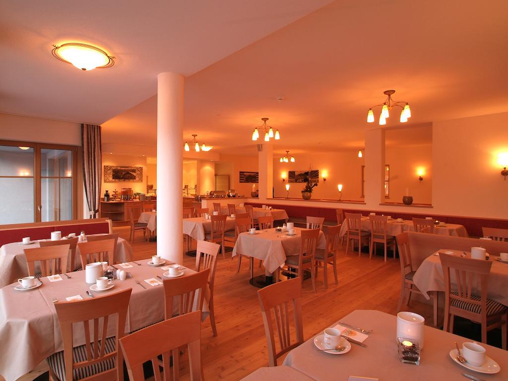 Hotel Roeck Garni Fiss Extérieur photo
